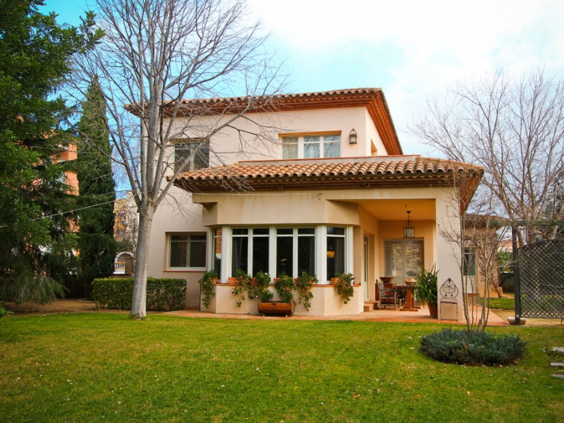 CASA UNIFAMILIAR CON PERSONALIDAD